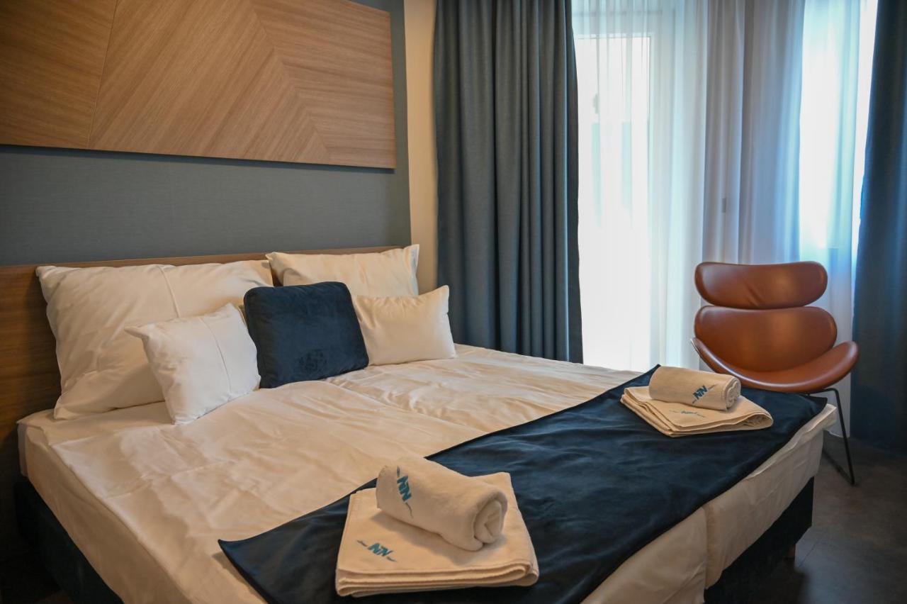 Nn Boutique Hotel Тисауйварош Экстерьер фото