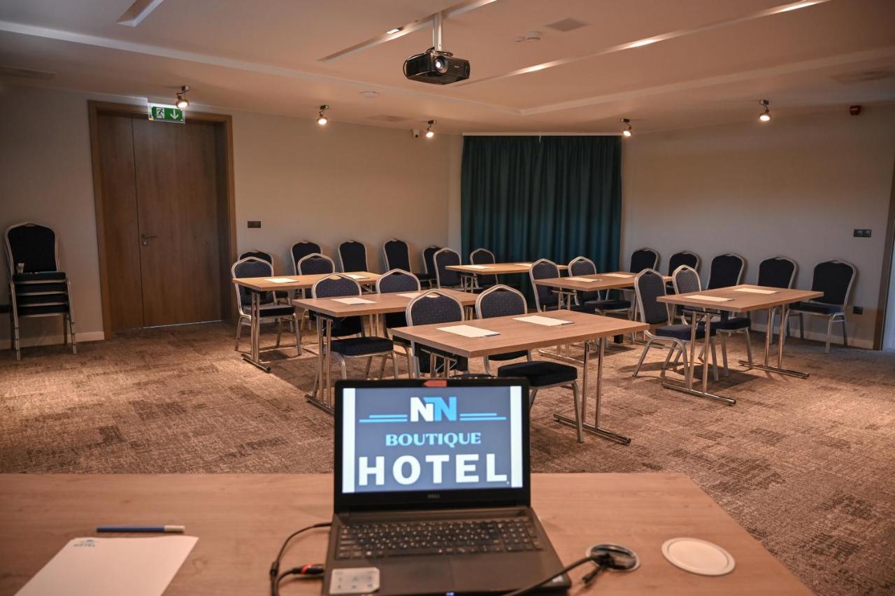 Nn Boutique Hotel Тисауйварош Экстерьер фото
