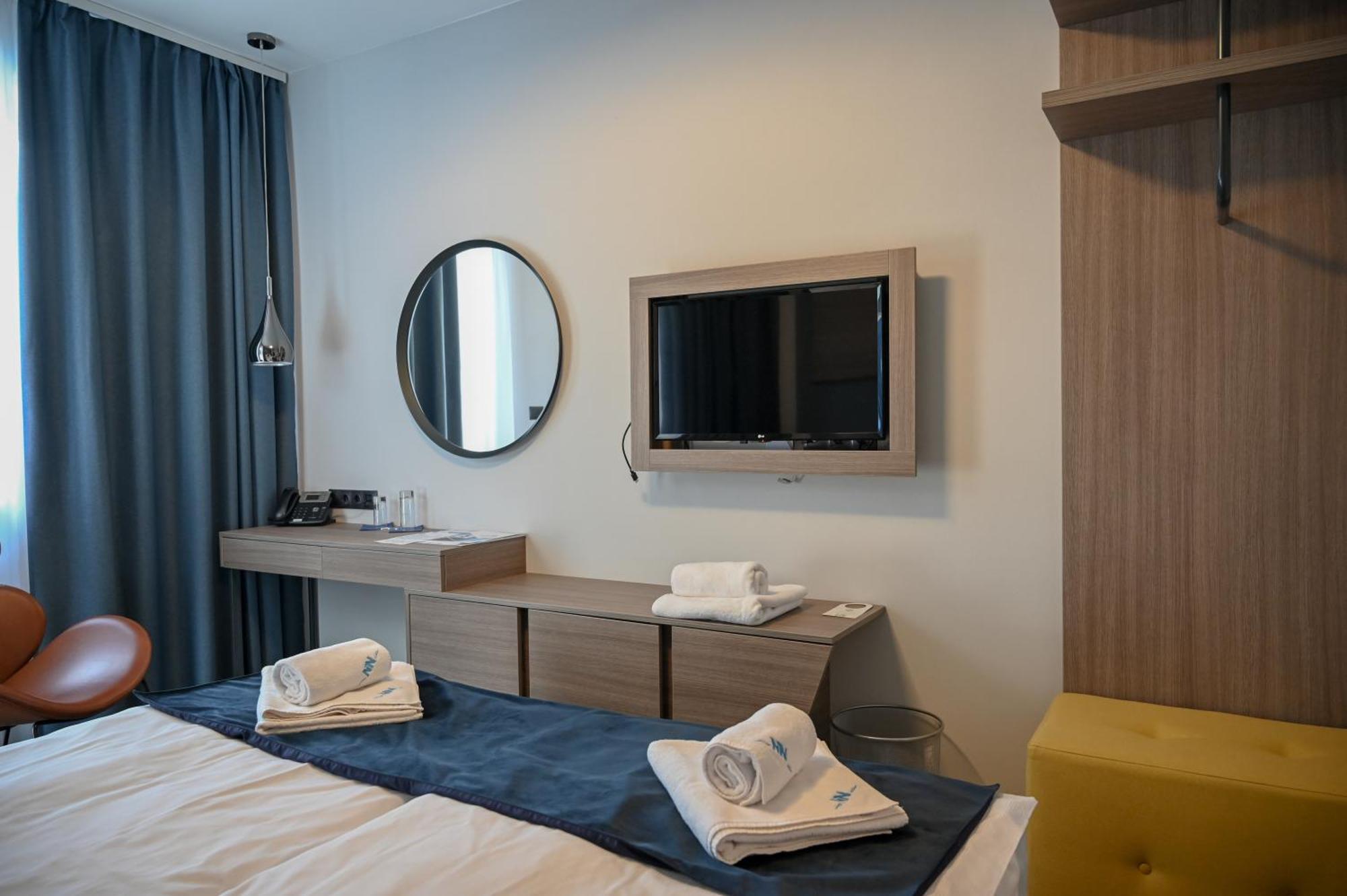 Nn Boutique Hotel Тисауйварош Экстерьер фото