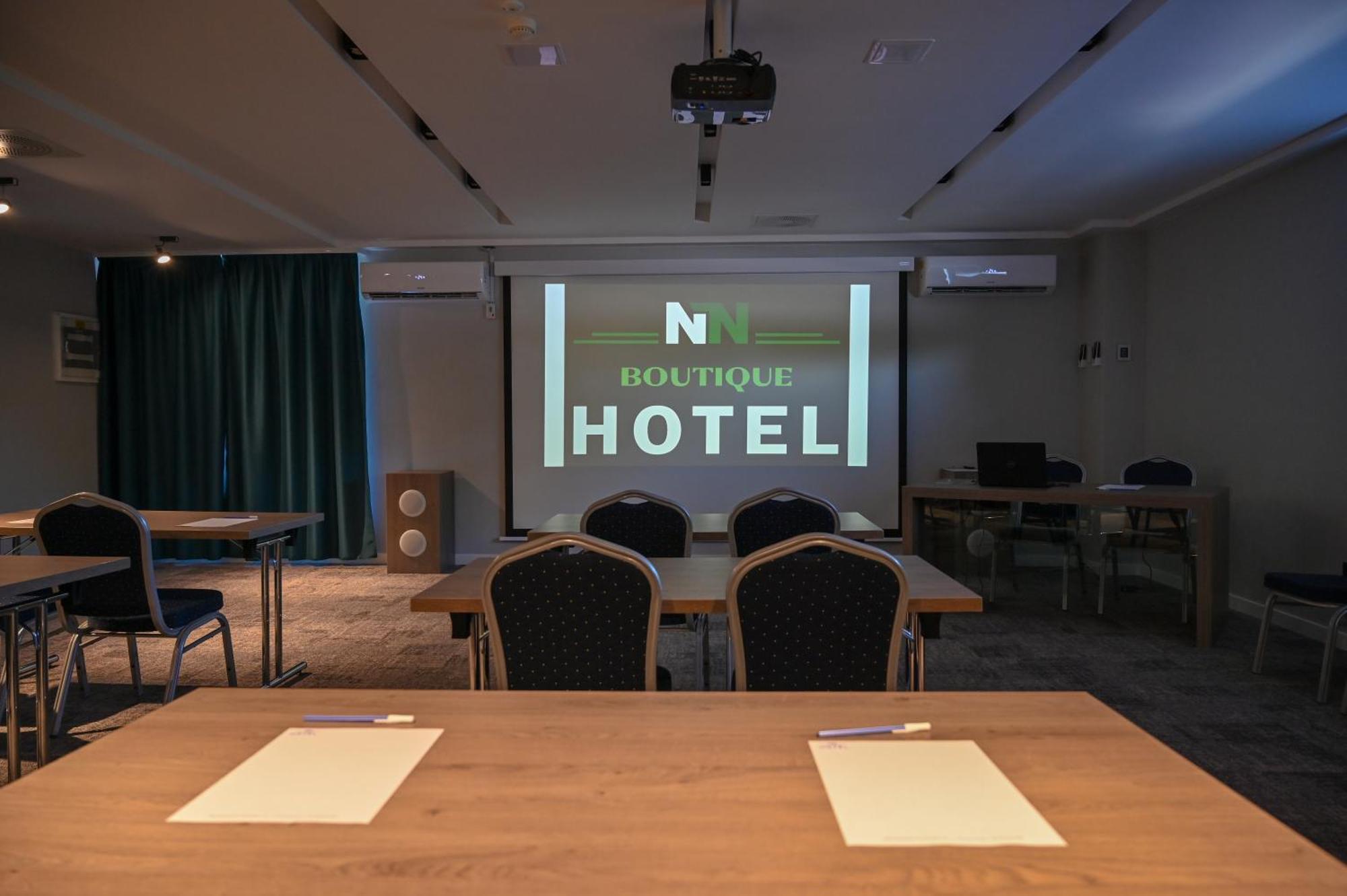 Nn Boutique Hotel Тисауйварош Экстерьер фото